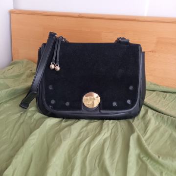 Zara crna torbica / brušena i obična koža