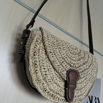 Zara pletena torbica