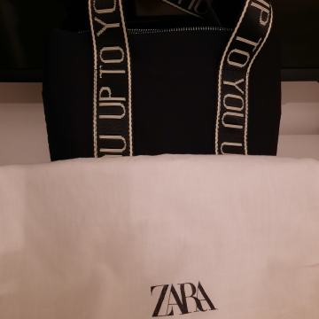 Zara sportska torbica