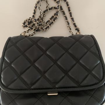 Zara torbica s lancem