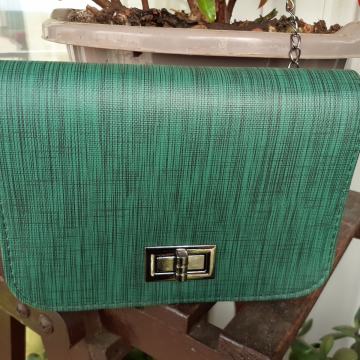 NOVA kožna zelena torbica/novčanik