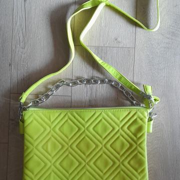 SINSAY ZELENA TORBICA