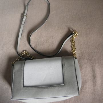 Ženska bež torbica