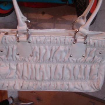 ženska bijela torbica-posebne izrade