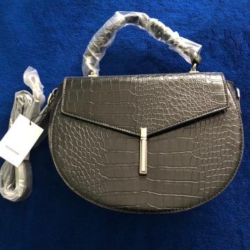 Zenska crna torbica Reserved