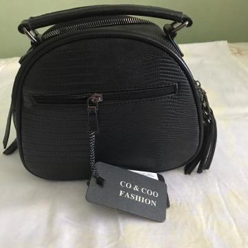 Ženska crna torbica - NOVO