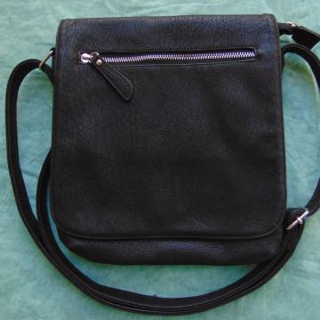 Ženska crna torbica