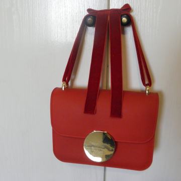 Ženska crvena torbica