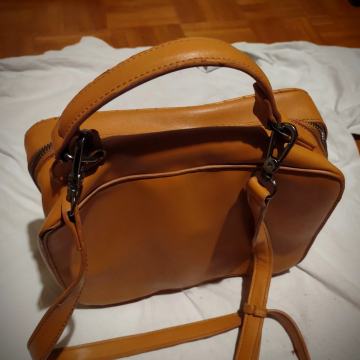 Ženska elegantna torbica