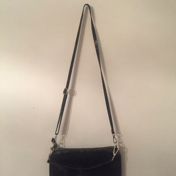 ŽENSKA KOŽNA TORBICA - ZMIJSKI UZORAK