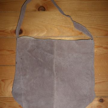 ŽENSKA LAGANA KOŽNA TORBICA 28 x 25cm