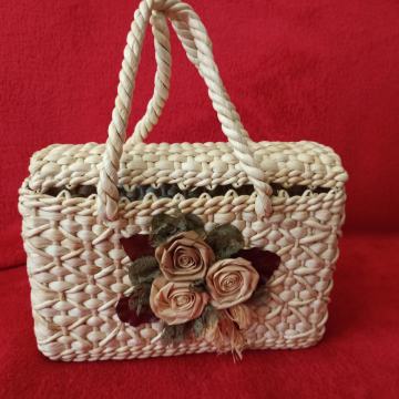 Ženska pletena torbica (ceker)