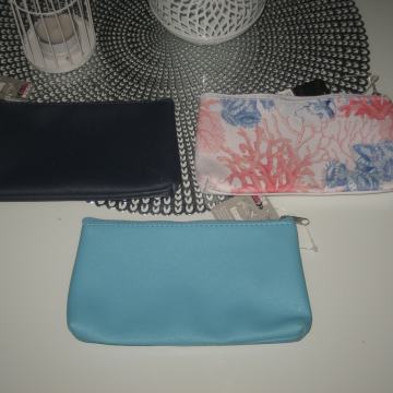 KOZMETIČKE TORBICE  NOVO