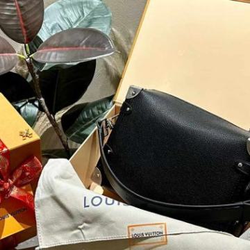 ženska torba Louis Vuitton