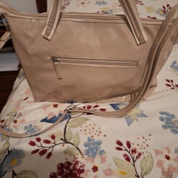 Ženska torba Pepe Jeans lakirana