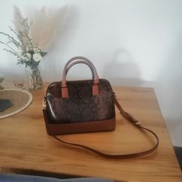 Ženska torba - novo