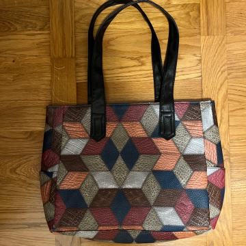 Ženska torba, nova, nikad korištena