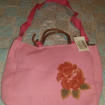 ZENSKA TORBA ..NOVA..