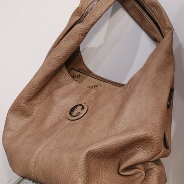 Ženska torba smeđe boje