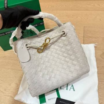 Ženska torba torbica Bottega Veneta Adamo