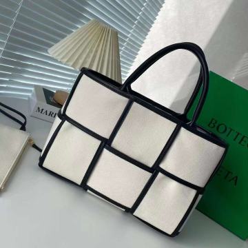 Ženska torba torbica Bottega Veneta