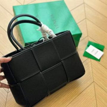 Ženska torba torbica Bottega Veneta