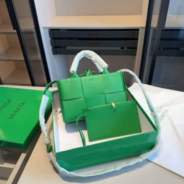 Ženska torba torbica Bottega Veneta