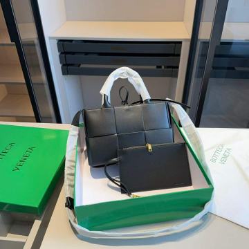 Ženska torba torbica Bottega Veneta