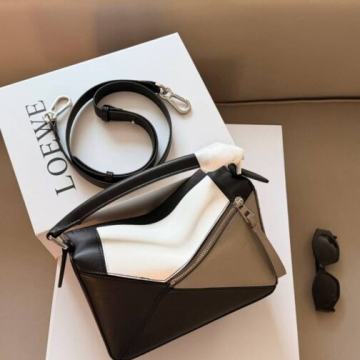 Ženska torba torbica Loewe