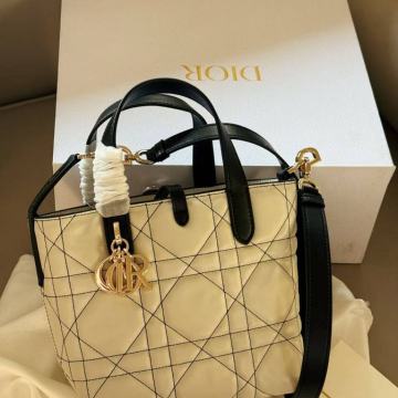 Ženska torba torbica Dior toujours