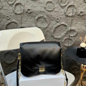 Ženska torba torbica Loewe