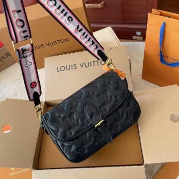 Ženska torba torbica  Louis Vuitton