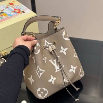 Ženska torba torbica Louis Vuitton