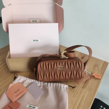 Ženska torba torbica Miu Miu