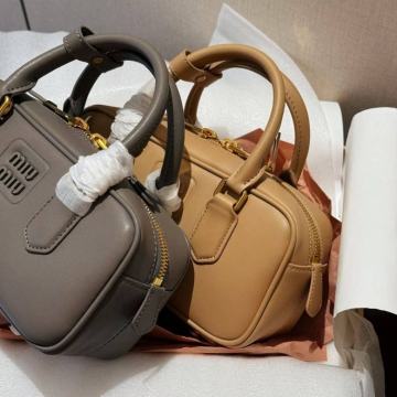 Ženska torba torbica Miu Miu