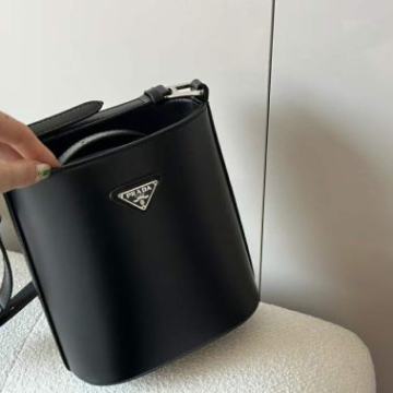 Ženska torba torbica  Prada