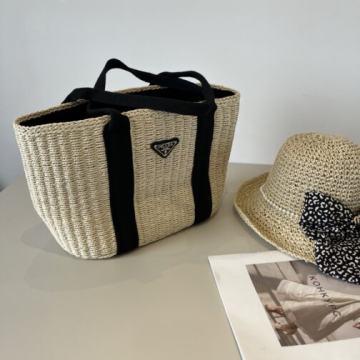 Ženska torba torbica Prada