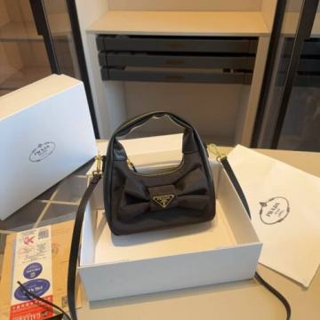 Ženska torba torbica Prada