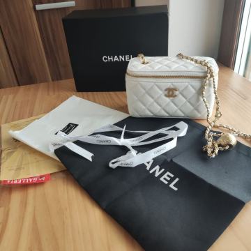 Ženska torba torbica