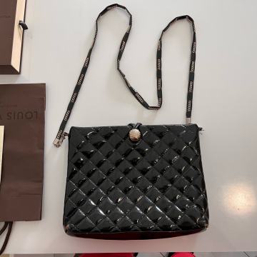 Ženska torba više kom