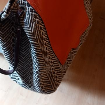 ŽENSKA TORBICA CARPISA