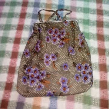 Ženska torbica sa cvjetnim uzorkom povoljno