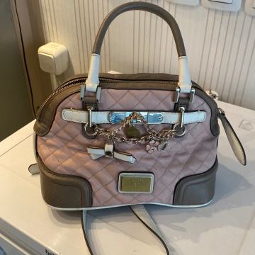 Ženska torbica GUESS