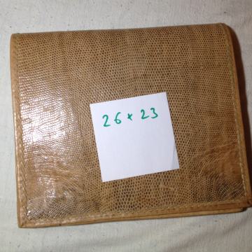 Ženska torbica od krokodilske kože