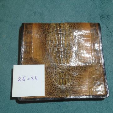 Ženska torbica od krokodilske kože