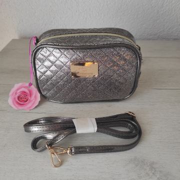 Ženska torbica manja ***NIJE KORIŠTENO***