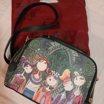 Ženska torbica sa printom