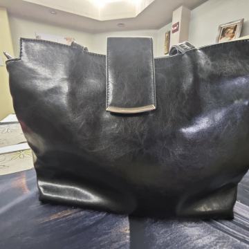 Ženska torbica od prirodne kože