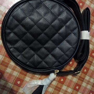 Ženska torbica Novo tamno plava Avon