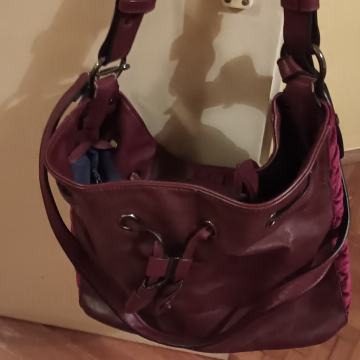 Ženska torbica, veca